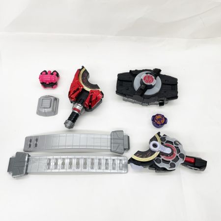  BANDAI バンダイ 仮面ライダーギーツ DXデザイアドライバー+仮面ライダータイクーンコアID