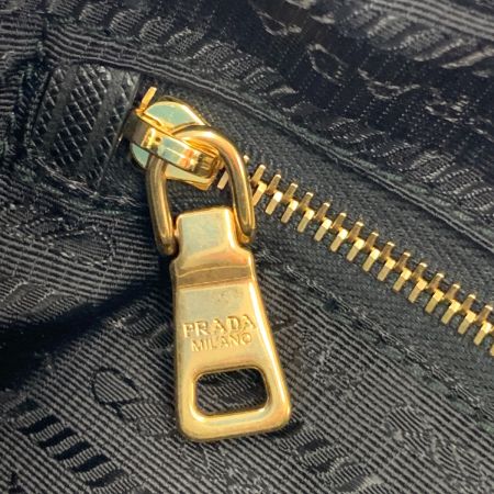  PRADA プラダ  刺繍 ナイロン 化粧ポーチ ポーチ ブラック