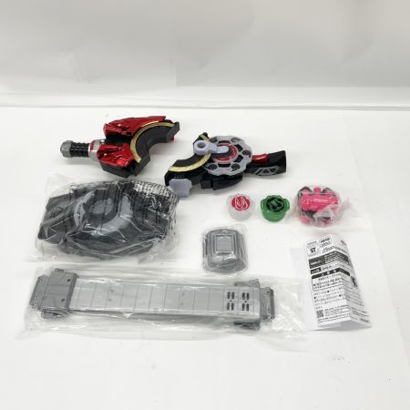   仮面ライダーギーツ DXデザイアドライバー 変身ベルト 仮面ライダータイクーン コアID