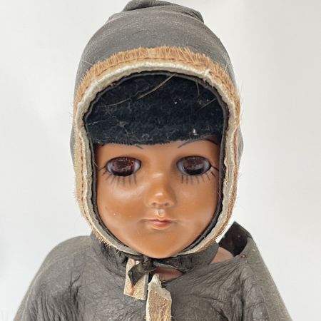   カナダ製 イヌイット民族衣装人形 スリーピングアイ