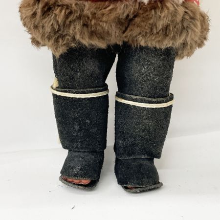   エスキモー人形 白い毛皮 スリーピングアイ