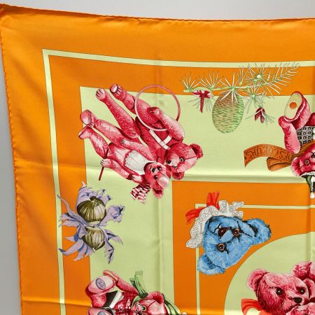  HERMES エルメス 大判スカーフ カレ90 CONFIDENTS DES COEURS 心の友 テディベア オレンジ
