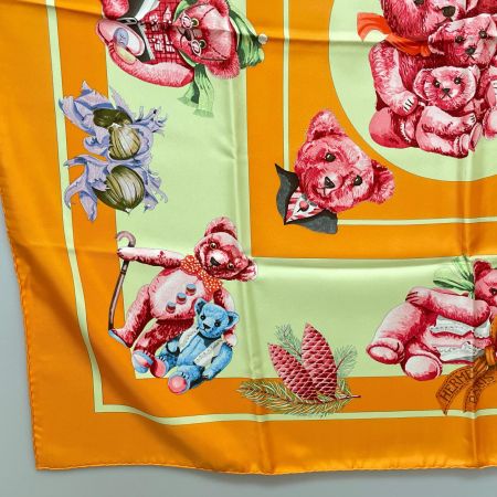  HERMES エルメス 大判スカーフ カレ90 CONFIDENTS DES COEURS 心の友 テディベア オレンジ