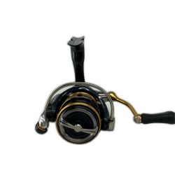 DAIWA ダイワ スピニングリール　シャリ感有　ハンドル部分べた付き有り LEGALIS LT2500S-XH Cランク