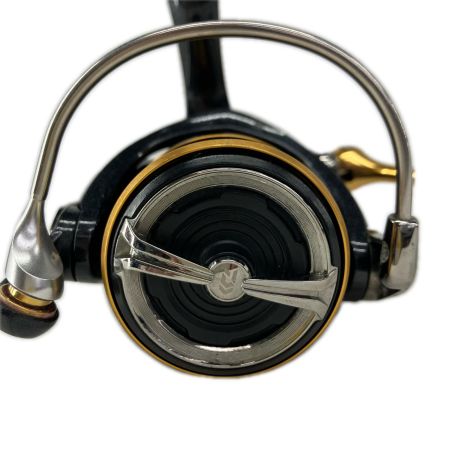 DAIWA ダイワ スピニングリール　シャリ感有　ハンドル部分べた付き有り LEGALIS LT2500S-XH