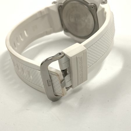  CASIO カシオ Gショック Gスチール  ソーラー電波クォーツ  腕時計 GST-W310 ホワイト x シルバー