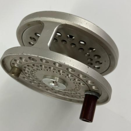 ufmウエダ 釣り用品 リール フライリール CANTATA 2350