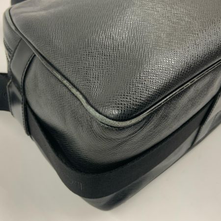  LOUIS VUITTON ルイヴィトン タイガ リポーター ショルダーバッグ 斜め掛けショルダー  M30152 ブラック