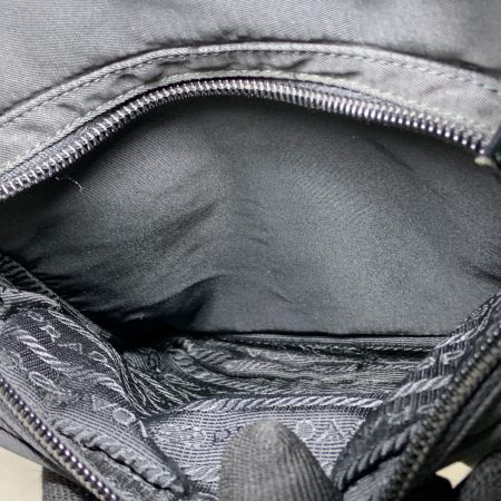  PRADA プラダ 斜め掛け ナイロン レザー ショルダーバッグ  ブラック