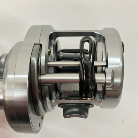  SHIMANO シマノ CALCUTTA CONQUEST 20 カルカッタコンクエストDC 200HG 04039 ベイトリール