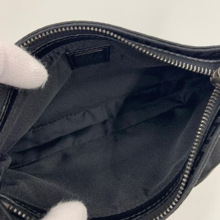  FENDI フェンディ ズッカ ズッキーノ ワンショルダーバッグ アクセサリーポーチ 8BR394 ブラック