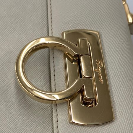  Salvatore Ferragamo サルヴァトーレフェラガモ ガンチーニ ハンドバッグ ハンドバッグ トートバッグ AQ-21 2193 アイボリー 現状渡し 