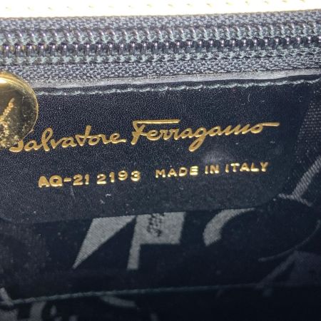  Salvatore Ferragamo サルヴァトーレフェラガモ ガンチーニ ハンドバッグ ハンドバッグ トートバッグ AQ-21 2193 アイボリー 現状渡し 