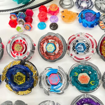 TAKARATOMY タカラトミー メタルファイト ベイブレード マーキュリーアヌビウス ブレイブVer.等 25個&カスタムパーツ・ランチャー・グリップ・ベイポインター
