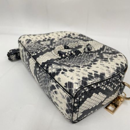 MARC JACOBS マークジェイコブス レディース ショルダーバッグ スナップショット パイソン柄 H155L01SP22 ホワイト×ブラック