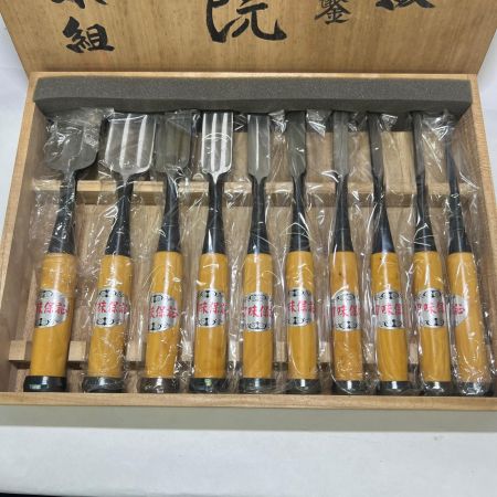  三ツ裏 追入 蚤 十本組 大工道具 ノミ 三ツ裏 追入 蚤 十本組 聖護院 未使用品(S) 箱付 杉柄 聖護院 未使用品