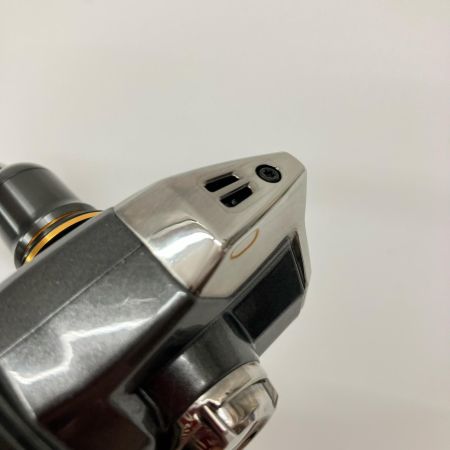  SHIMANO シマノ TWIN POWER 24ツインパワー C3000MHG 046819 スピニングリール