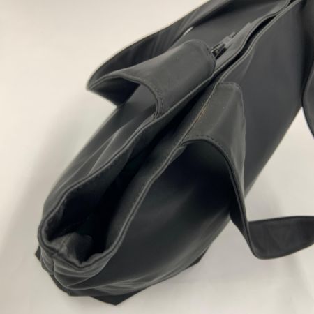  Salvatore Ferragamo サルヴァトーレフェラガモ ナイロン ガンチーニ トートバッグ AU-21 7736 ブラック