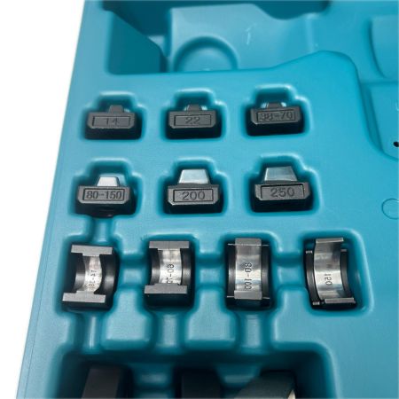  MAKITA マキタ バッテリBL1860B・充電器DC18RF・ケース付 TC300DRG 未使用品