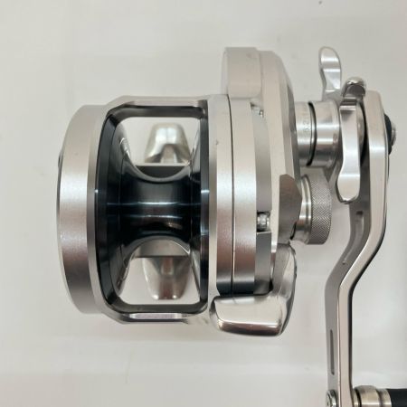  SHIMANO シマノ OCEA JIGGER 17オシアジガー 2000NR-HG 03671 両軸リール
