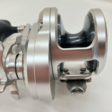  SHIMANO シマノ OCEA JIGGER 17オシアジガー 2000NR-HG 03671 両軸リール