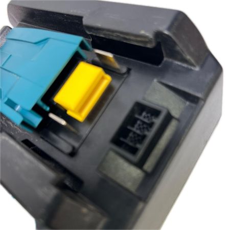  MAKITA マキタ 充電式インパクトドライバ 18V 6Ah バッテリ2本 充電器 ケース付 TD173D ブラック 程度Ｂ