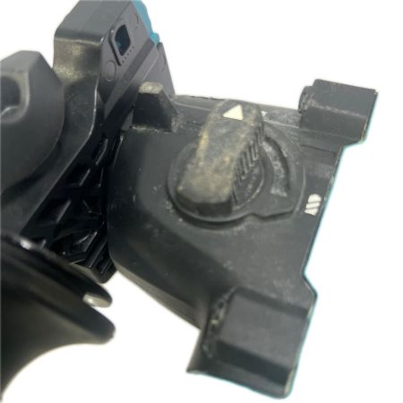  MAKITA. 充電式ハンマードリル 18V 本体のみ HR183D ブルー 程度Ｂ