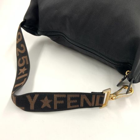 FENDI フェンディ ナイロン ワンショルダーバッグ 2305,26587.089 ブラック