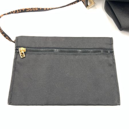 FENDI フェンディ ナイロン ワンショルダーバッグ 2305,26587.089 ブラック