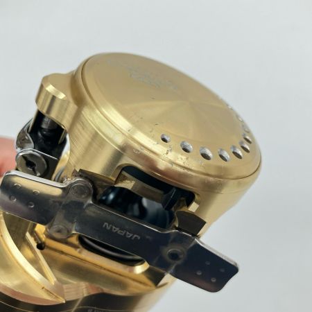 SHIMANO シマノ CALCUTTA CONQUEST 23カルカッタコンクエストMD 300XG RIGHT 045928 ベイトリール
