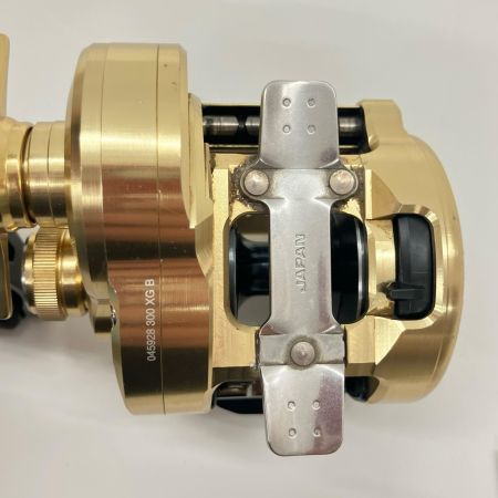 SHIMANO シマノ CALCUTTA CONQUEST 23カルカッタコンクエストMD 300XG RIGHT 045928 ベイトリール
