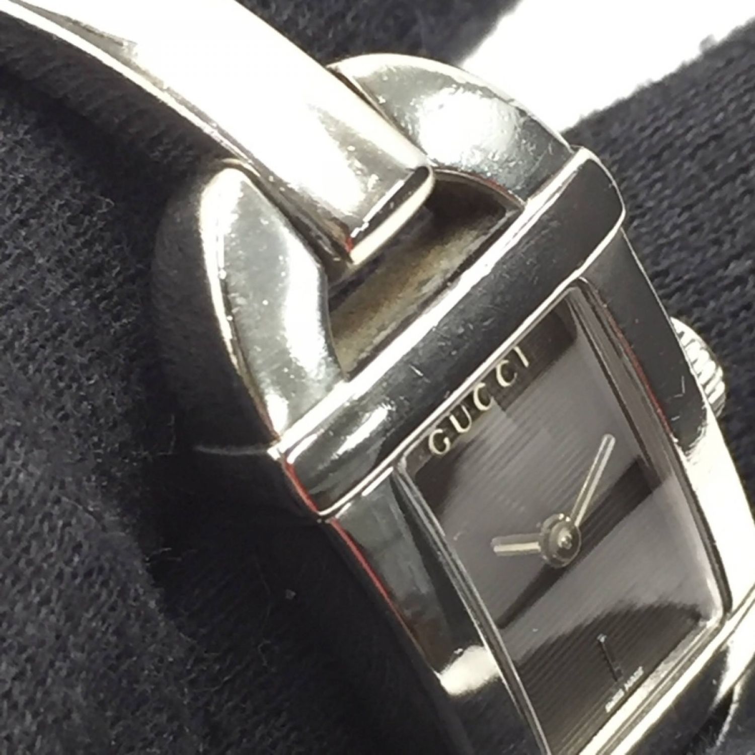 中古】 GUCCI グッチ バンブー バングルウォッチ 6800L ダークグレー