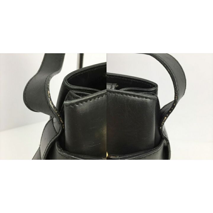 FERRAGAMO ブラック 巾着型ショルダーバッグ FERRAGAMO ブラック 巾着型ショルダーバッグ