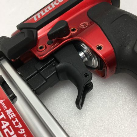 中古】 MAKITA マキタ 高圧エアタッカ 空打ち防止機構付 AT425HE B