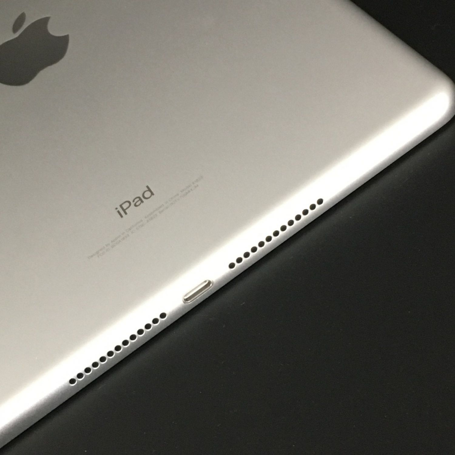 中古】 Apple アップル 《 第5世代 iPad 》Wi-Fi ＋ Cellular / 128GB