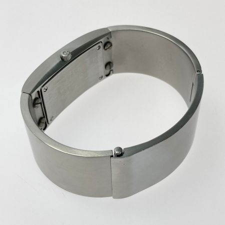  GUCCI グッチ バングルウォッチ 2400L ブラック文字盤 クォーツ レディース 腕時計 箱・取説有