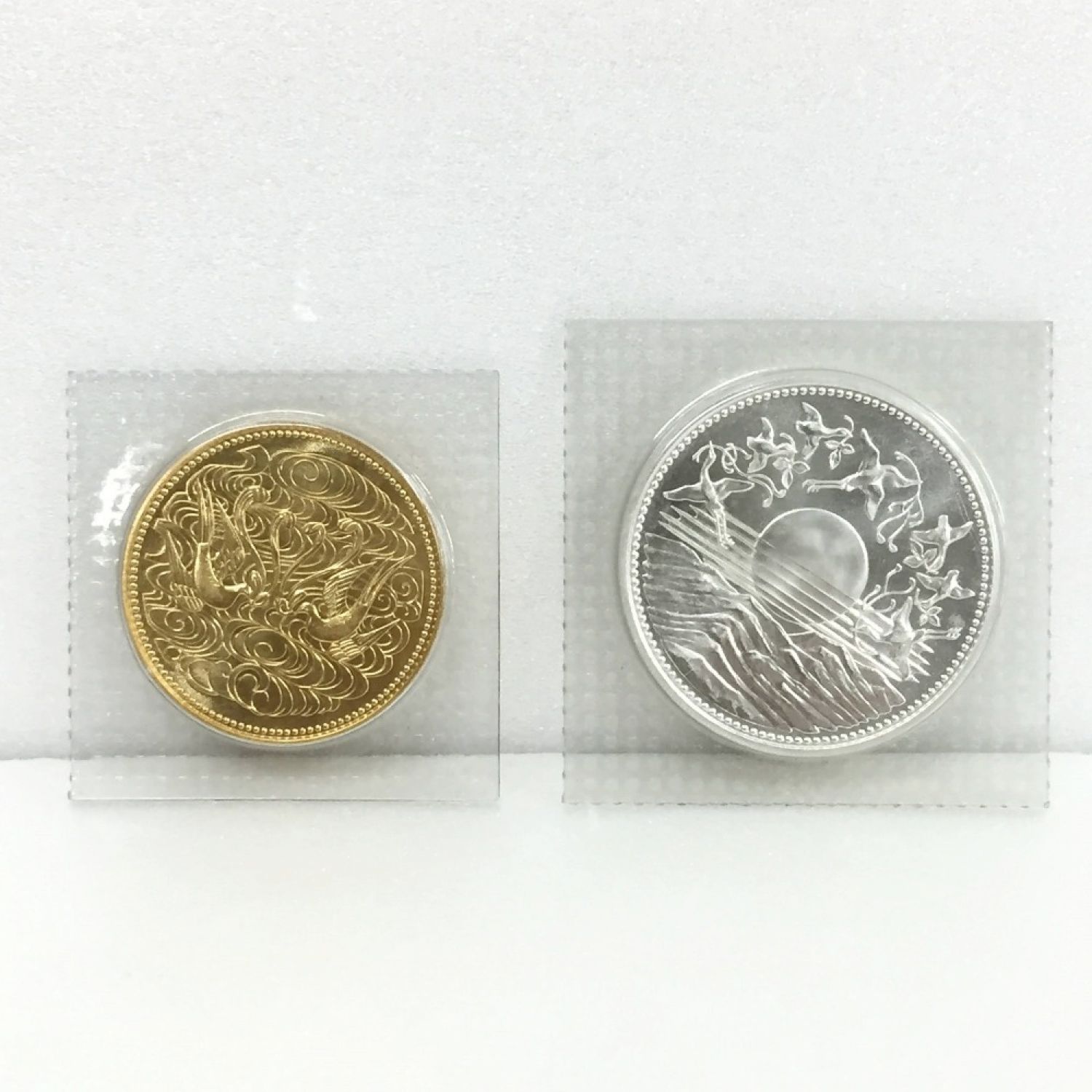 天皇陛下御在位60年記念硬貨 1万円銀貨 - 美術品/アンティーク