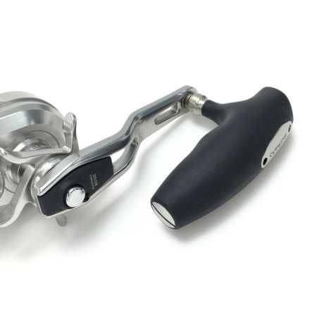 SHIMANO シマノ 17 オシアジガー 2000NRHG ベイトリール 03671
