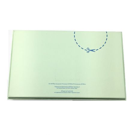  オフホワイト オフホワイト ロゴプリント パスポートホルダー パスケース 箱付き ネイビー