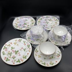 ☆☆ Wedgwood ウェッジウッド 《 ワイルド ストロベリー カップ＆ソーサー / ケーキ皿 》セット Aランク