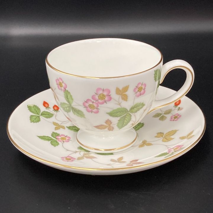 Wedgwood ウェッジウッド 《 ワイルド ストロベリー カップ＆ソーサー / ケーキ皿 》セット｜中古｜なんでもリサイクルビッグバン