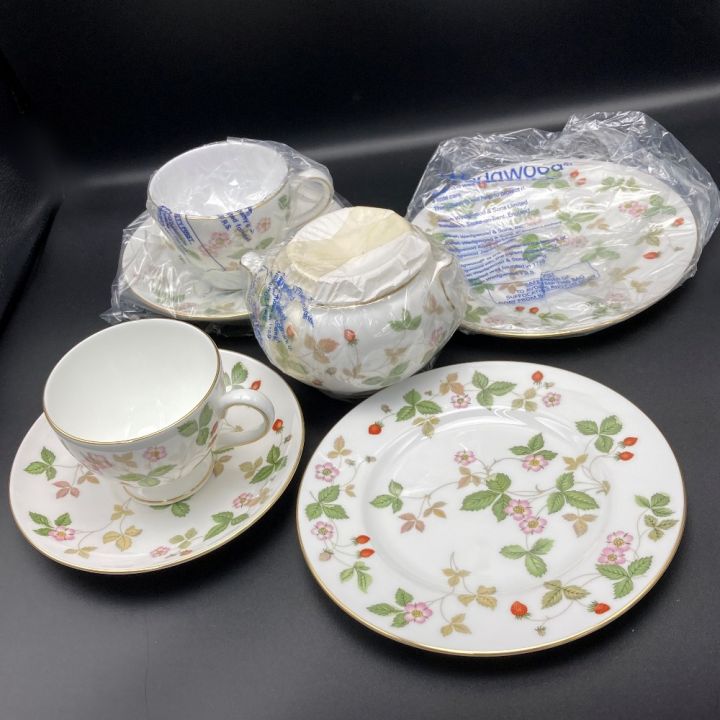 Wedgwood ウェッジウッド 《 ワイルド ストロベリー シュガーポット / カップ＆ソーサー / ケーキ皿  》セット｜中古｜なんでもリサイクルビッグバン