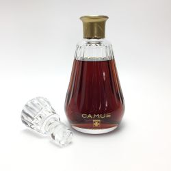☆☆ CAMUS カミュ カラフェ バカラボトル 700ml 40度 替え栓付 ブランデー コニャック Nランク 未開栓