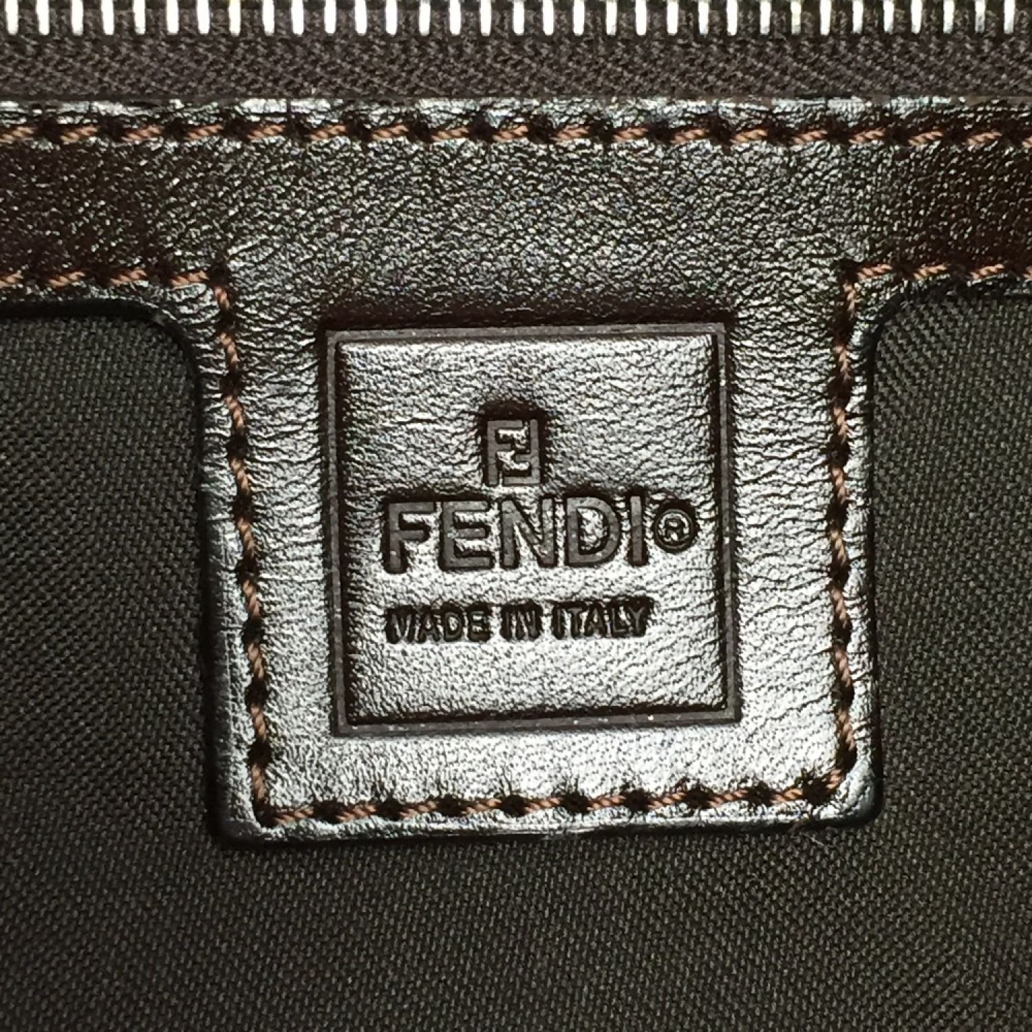 FENDI フェンディ ズッカ柄 マンマバケット ショルダーバッグ ダーク