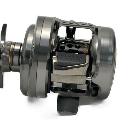 SHIMANO シマノ 17 カルカッタ コンクエスト BFS HG L 箱付き ベイトリール 03676