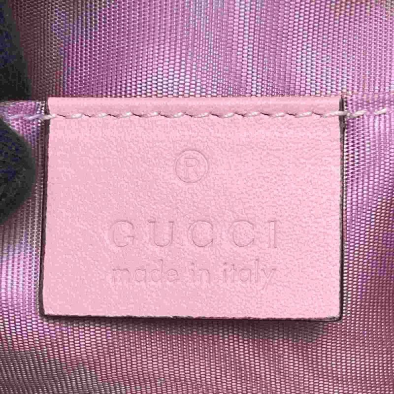 中古】 GUCCI グッチ GGスプリーム ストロベリーモチーフ ポーチ