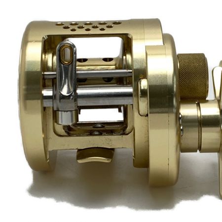 中古】 SHIMANO シマノ 00 カルカッタコンクエスト 201 箱付き ベイト