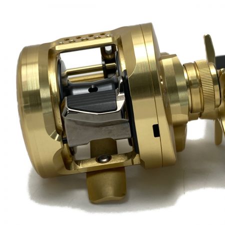  SHIMANO シマノ 22 カルカッタコンクエスト 200XG ポーチ付き ベイトリール 044402