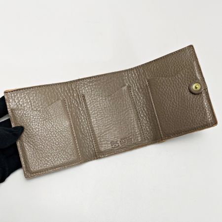 IL BISONTE イルビゾンテ 三つ折り フラップウォレット グレー 財布 レザー レディース ゴールド金具 布袋有
