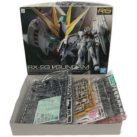   機動戦士ガンダム《 逆襲のシャア ν ガンダム / 逆襲のシャア サザビー 》2個セット / プラモデル